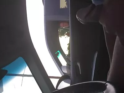 Một cô gái Ả Rập trong chiếc khăn trùm đầu chiến đấu cho bình đẳng phim set nhật ban và tình yêu tự do